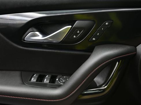 Used 2022 Chevrolet Blazer RS w/ Enhanced Convenience Package image 18