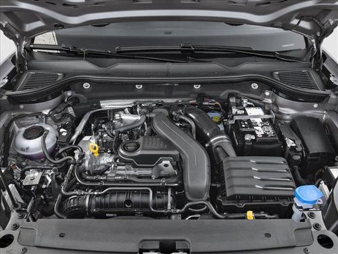 New 2026 Volkswagen Taos SE image 8