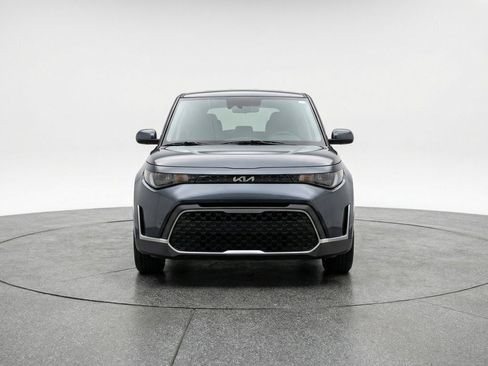 Used 2025 Kia Soul LX w/ LX Technology Package FWD image 2