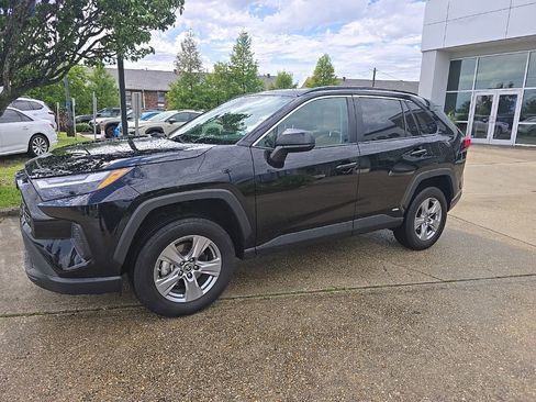 Used 2024 Toyota RAV4 LE AWD/4WD image 21