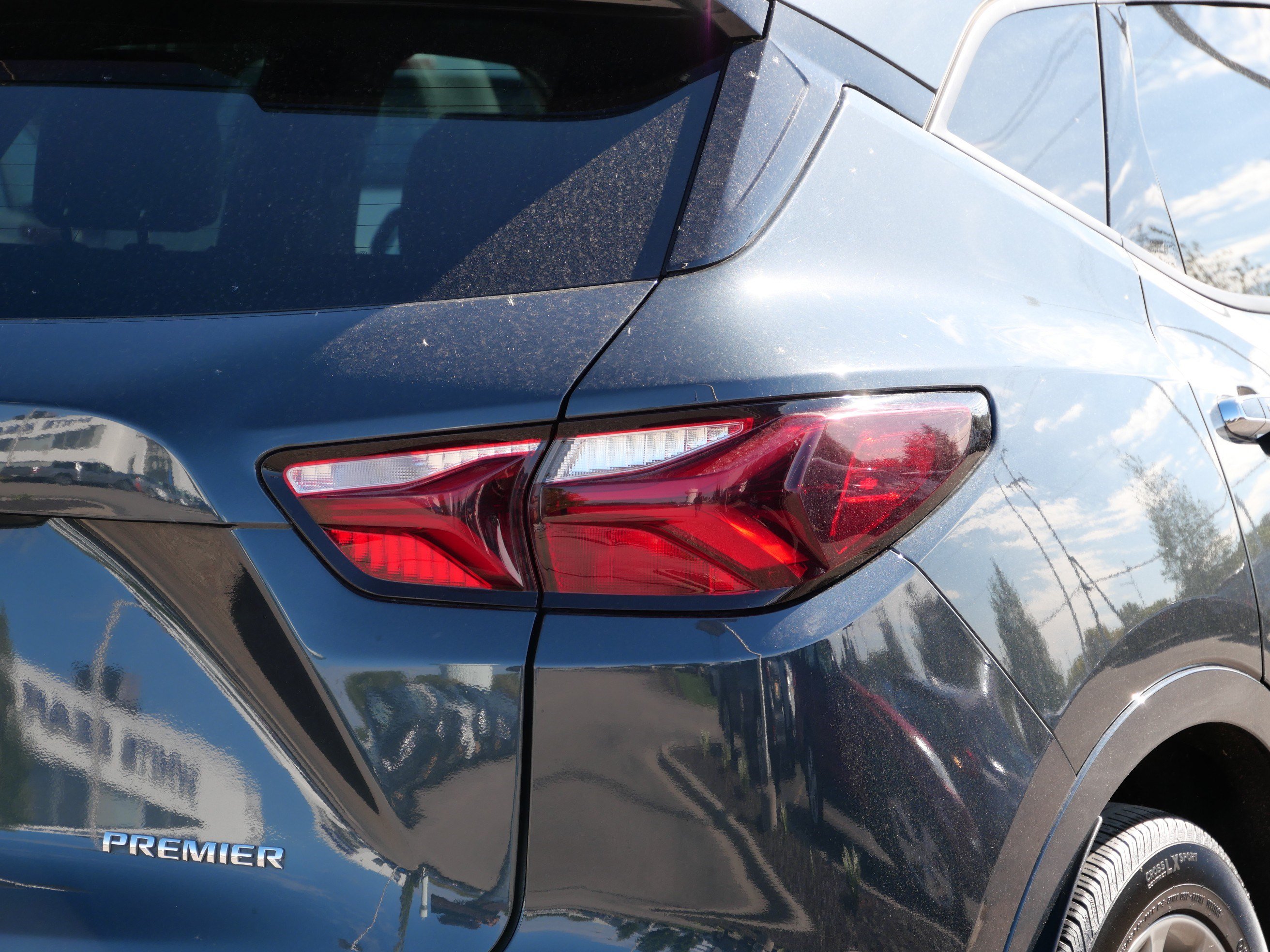Used 2019 Chevrolet Blazer Premier w/ Sun and Wheels Package AWD/4WD image 17
