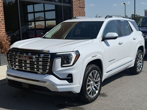 Used 2026 GMC Terrain Denali AWD/4WD image 1