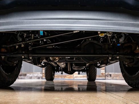 Used 2025 Ford F350 Lariat w/ Black Appearance Package image 15