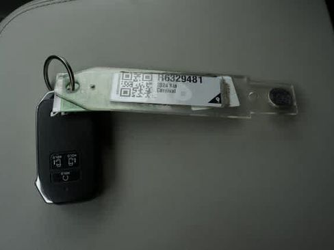 Used 2024 Kia Carnival LX FWD image 26