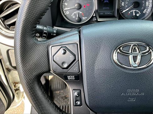 Used 2019 Toyota Tacoma TRD Off-Road image 17
