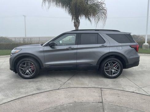 New 2026 Ford Explorer ST-Line w/ ST-Line Street Pack image 2