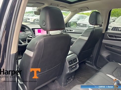 Used 2024 Volkswagen Atlas Peak Edition SE AWD/4WD image 11