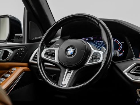 Used 2022 BMW X7 M50i w/ Dynamic Handling Package AWD/4WD image 46