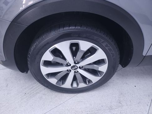 Used 2020 Kia Telluride S FWD image 10
