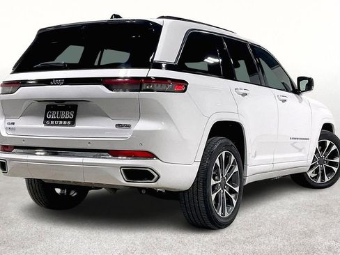 Used 2024 Jeep Grand Cherokee Overland w/ Luxury Tech Group IV image 2