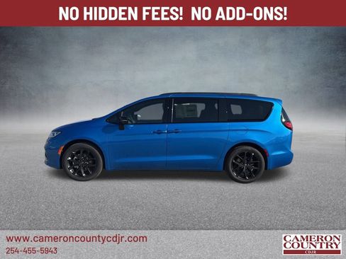 New 2026 Chrysler Pacifica Limited w/ S Appearance Package FWD image 6
