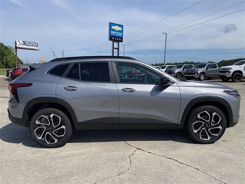 New 2025 Chevrolet Trax RS w/ Driver Confidence Package image 7