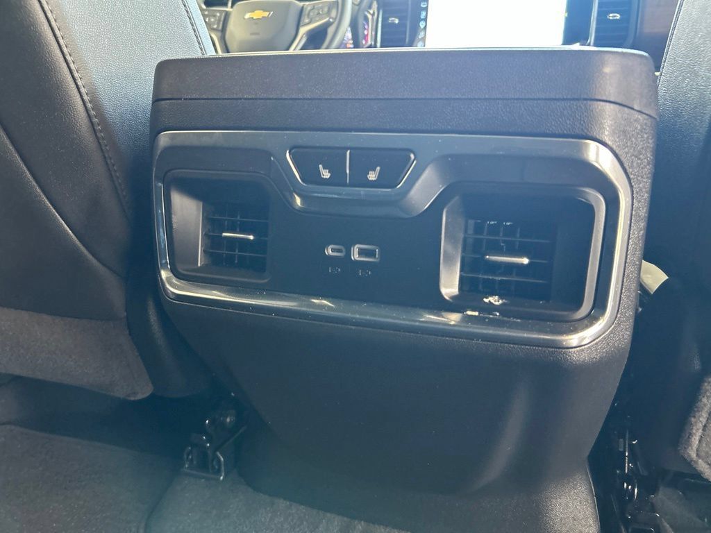 Used 2026 Chevrolet Silverado 3500 High Country w/ Technology Package AWD/4WD image 41