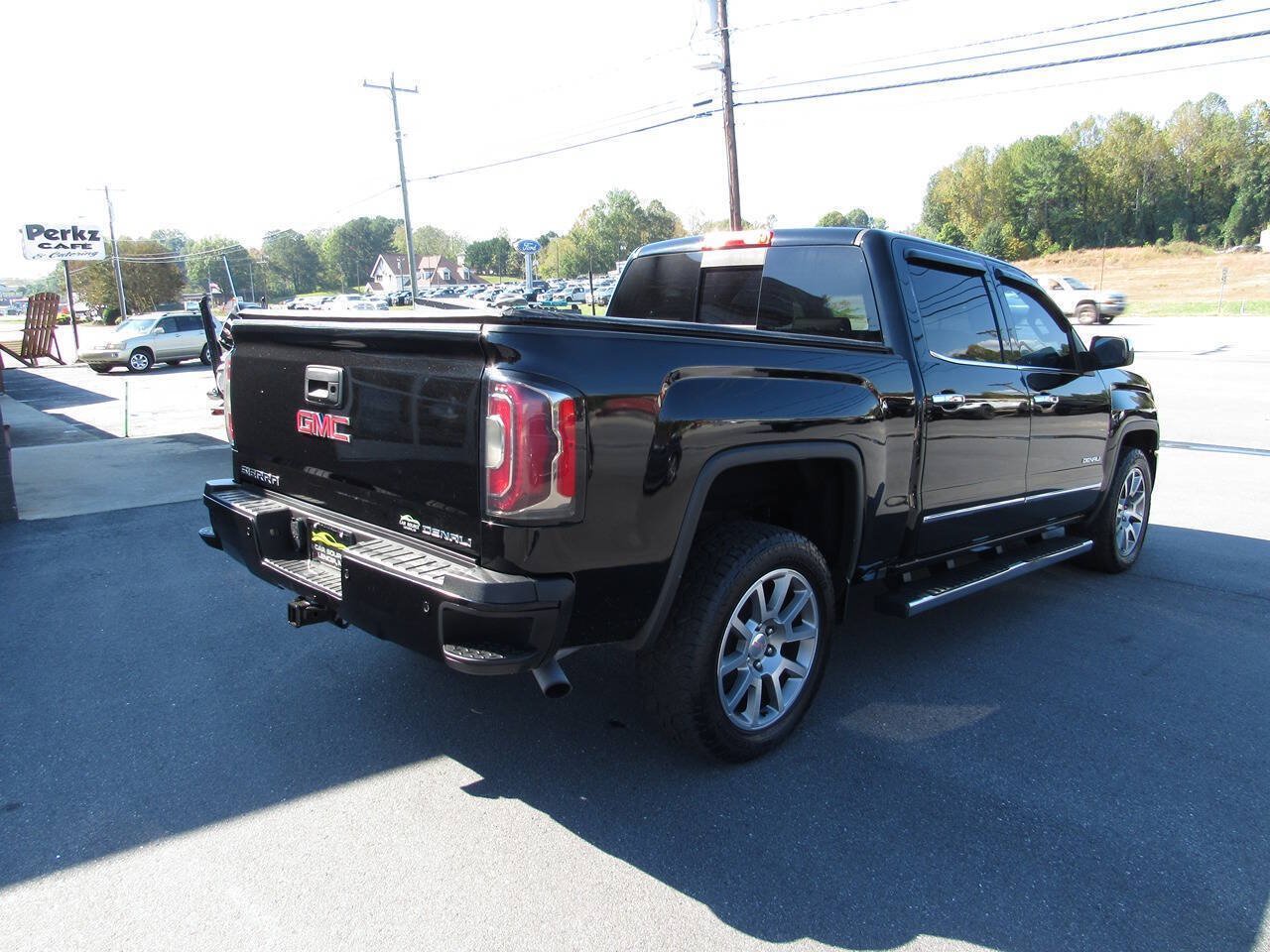 Used 2017 GMC Sierra 1500 Denali AWD/4WD image 4