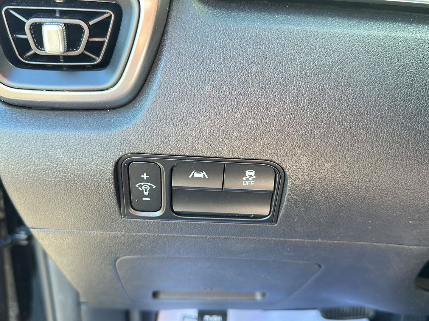 Used 2023 Kia Sorento S w/ Panoramic Sunroof Package FWD image 11