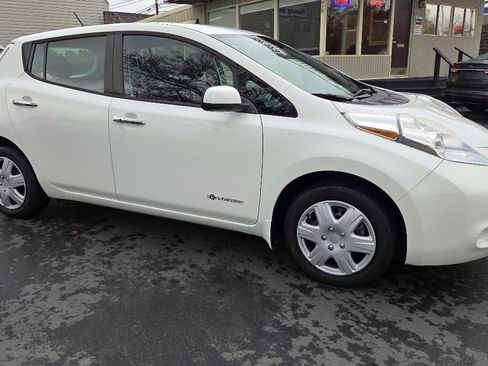 Used 2016 Nissan Leaf S w/ Charger Package image 6