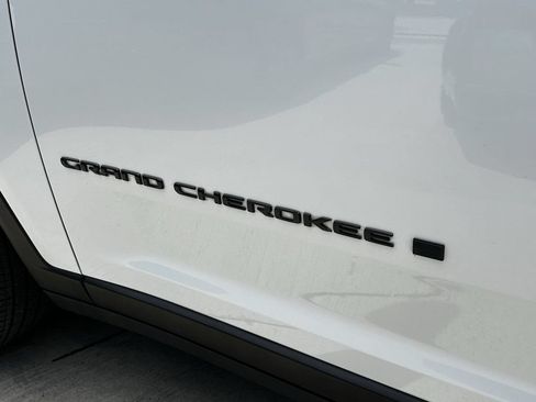 Used 2025 Jeep Grand Cherokee L Altitude RWD image 35