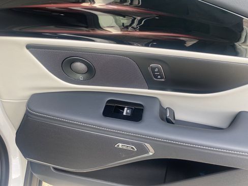 Used 2024 Lincoln Nautilus Reserve w/ Equipment Group 202A image 28