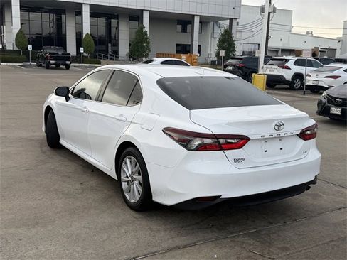 Used 2024 Toyota Camry LE w/ Convenience Package image 7