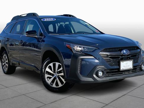 Used 2025 Subaru Outback Premium AWD/4WD image 3