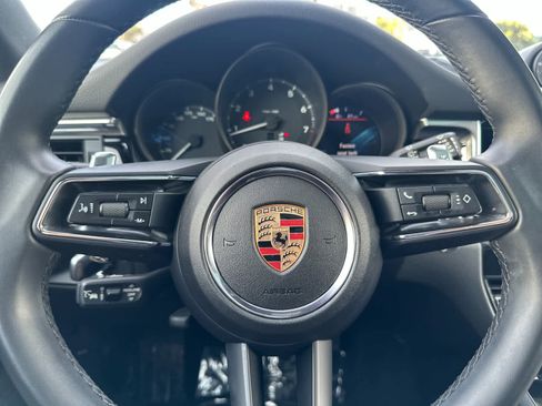 Certified 2025 Porsche Macan image 26