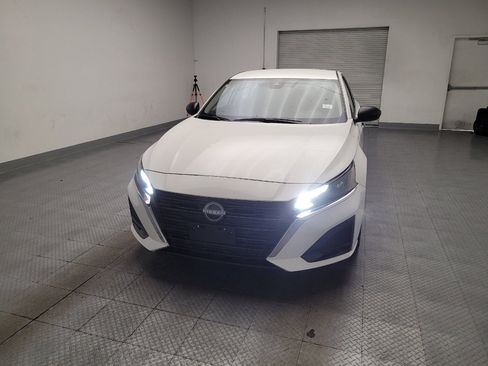 Used 2025 Nissan Altima 2.5 SV FWD image 15