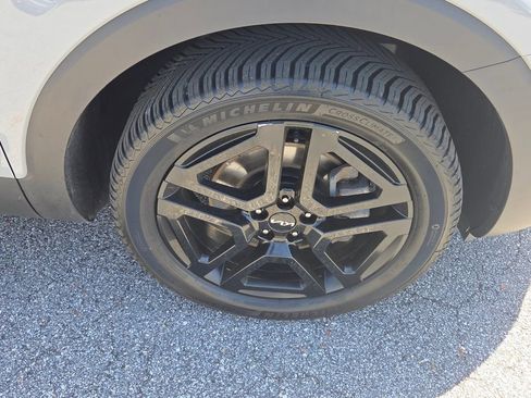 Used 2024 Kia Telluride AWD image 16