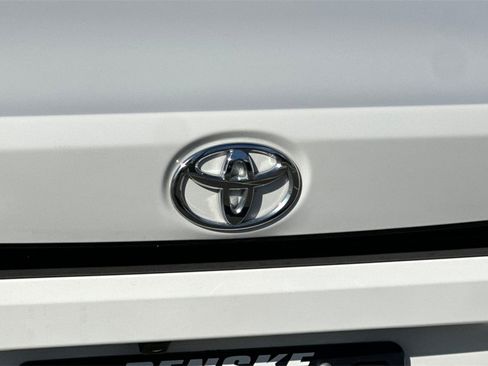 Used 2024 Toyota Corolla LE image 32