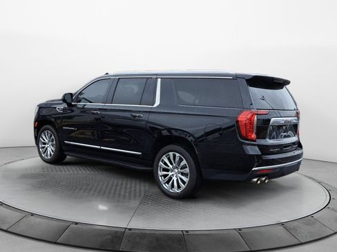 Used 2023 GMC Yukon XL Denali AWD/4WD image 5
