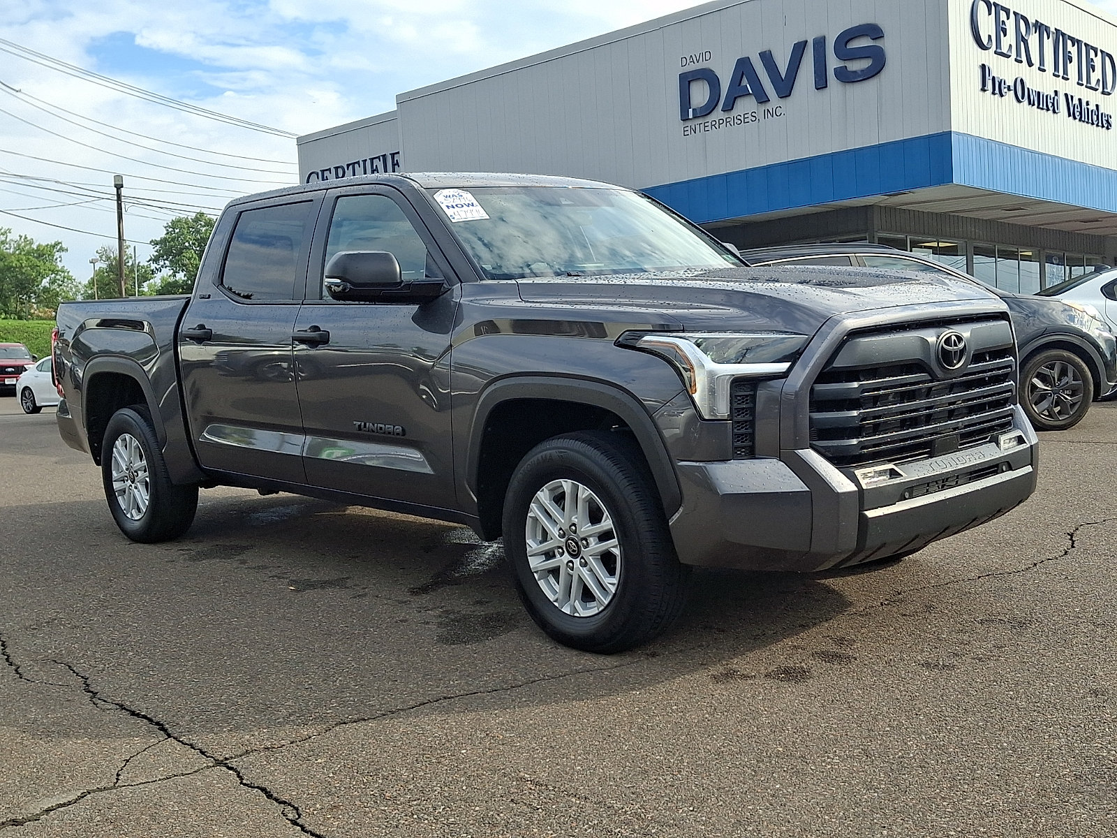 Used 2025 Toyota Tundra SR5 w/ SR5 Convenience Package AWD/4WD image 3