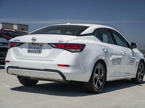 Used 2024 Nissan Sentra SV FWD image 4