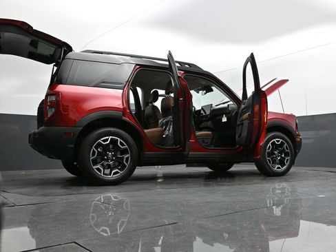 New 2025 Ford Bronco Sport Outer Banks w/ Outer Banks Tech Package+ AWD/4WD image 35