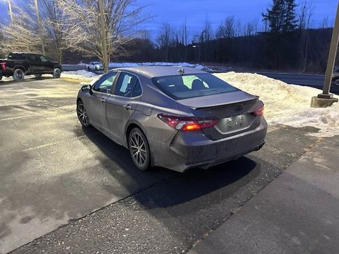 Used 2024 Toyota Camry SE w/ Cold Weather Package image 5