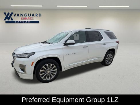 Used 2023 Chevrolet Traverse Premier FWD image 4