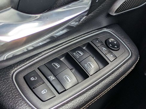 Used 2021 RAM 1500 Laramie AWD/4WD image 21