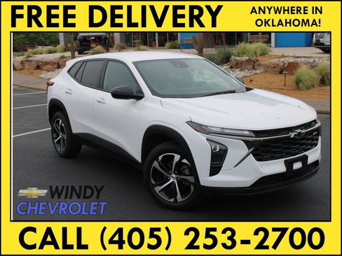 Used 2024 Chevrolet Trax RS w/ Driver Confidence Package FWD image 1