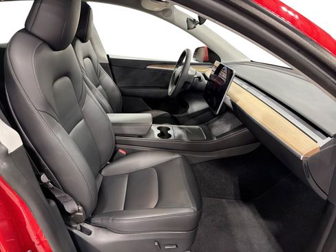 Certified 2023 Tesla Model Y Long Range AWD/4WD image 13