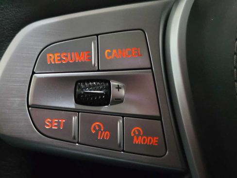 Used 2025 BMW X7 xDrive40i AWD/4WD image 38
