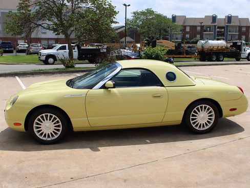 Used 2005 Ford Thunderbird RWD image 34