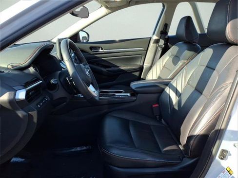 Used 2024 Nissan Altima 2.5 SR image 14