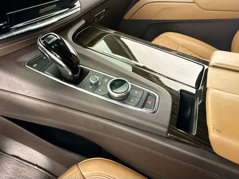 Used 2021 Cadillac Escalade ESV Premium Luxury image 21