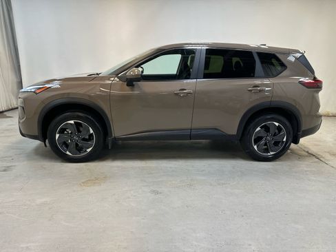 Certified 2024 Nissan Rogue SV image 8