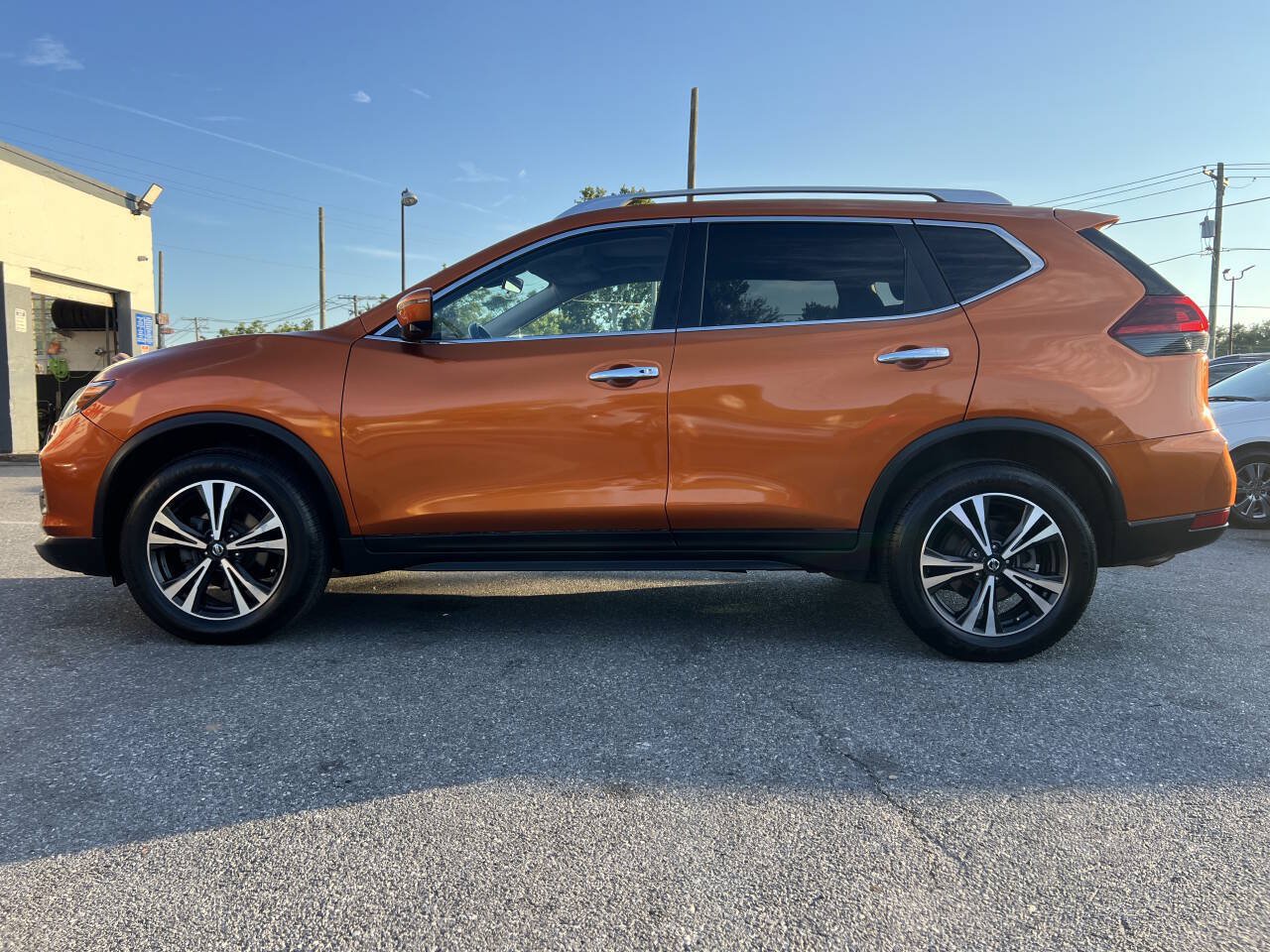 Used 2019 Nissan Rogue SV w/ Sun & Sound Touring Package AWD/4WD image 22