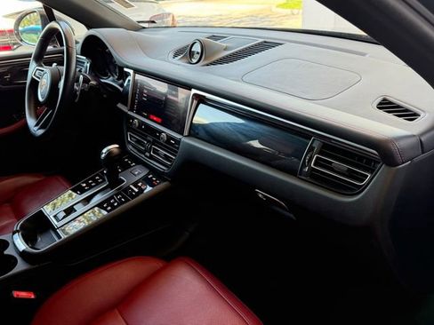 Used 2022 Porsche Macan AWD/4WD image 15
