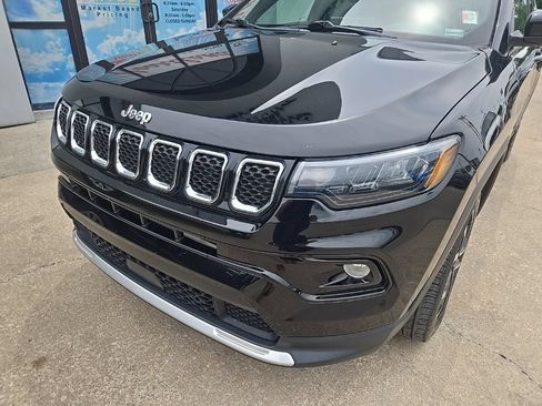 Used 2023 Jeep Compass Limited w/ Sun and Sound Group AWD/4WD image 19