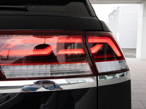New 2026 Volkswagen Atlas Cross Sport SE FWD image 17
