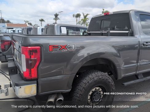 Used 2017 Ford F250 Lariat w/ Lariat Value Package AWD/4WD image 7