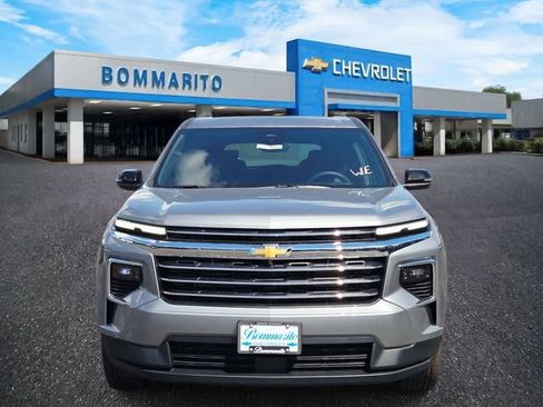 New 2027 Chevrolet Traverse LT w/ Sun and Wheel Package AWD/4WD image 8