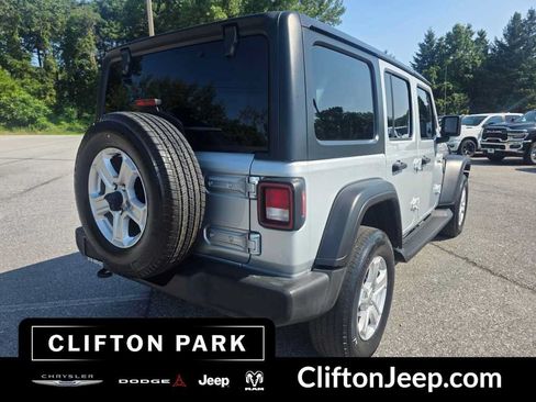 Used 2022 Jeep Wrangler Unlimited Sport AWD/4WD image 4
