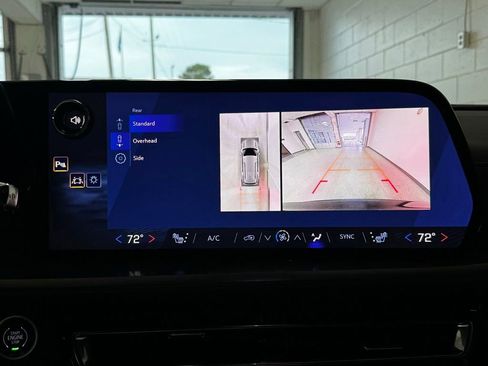 Used 2024 Chevrolet Traverse LS FWD image 17